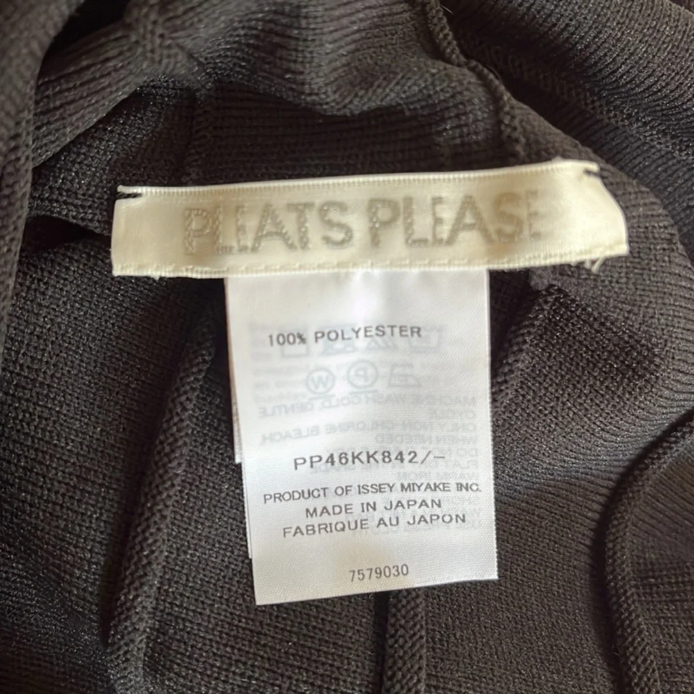 Pleats Please asymmetrical pleated top - Picture 2 of 7